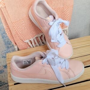 Nike Womens 749867-604 Washed Coral Court Royale Leather Size 9.5 Sneakers